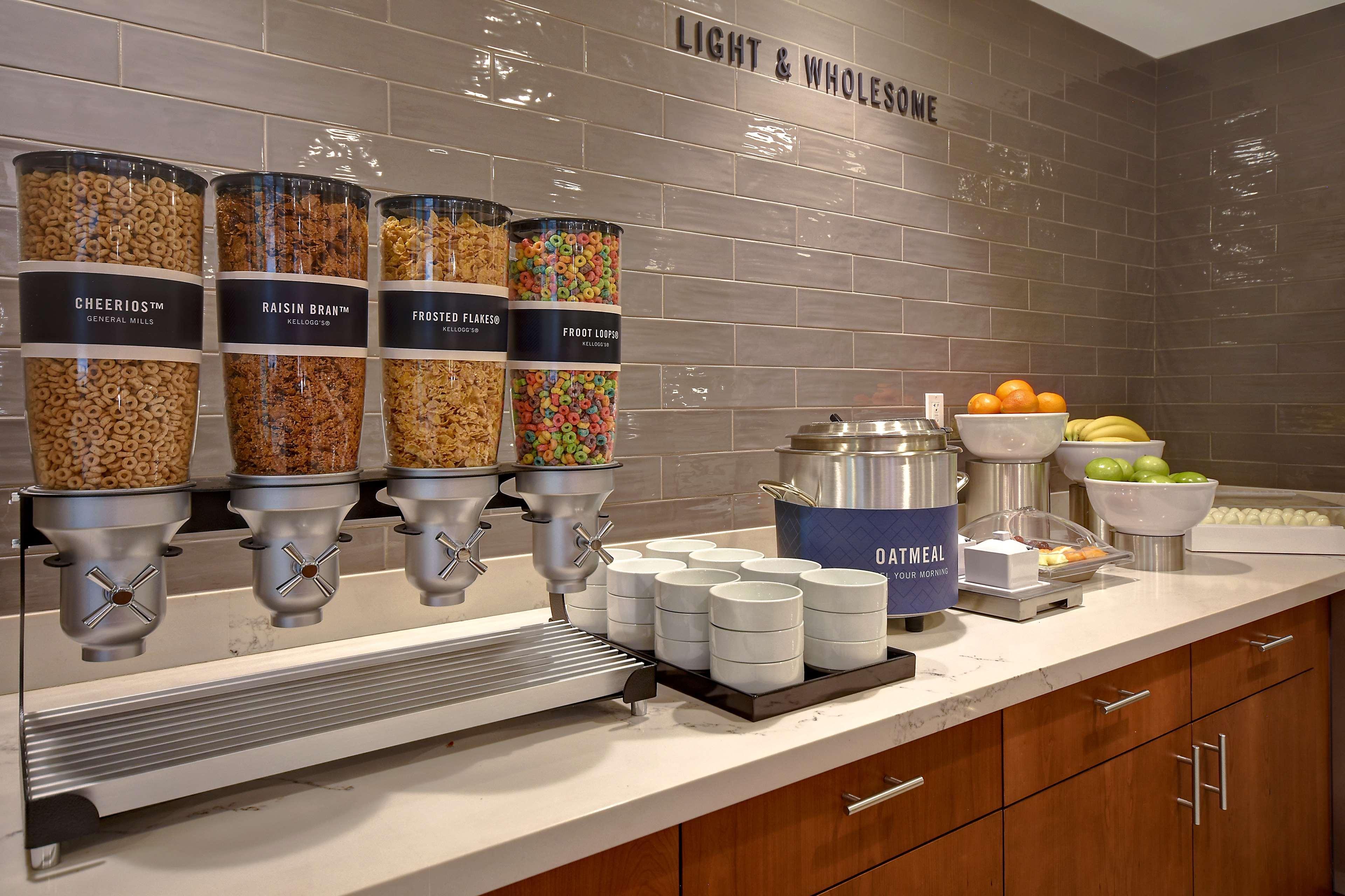 Hampton Inn & Suites Las Vegas Convention Center - No Resort Fee Εξωτερικό φωτογραφία