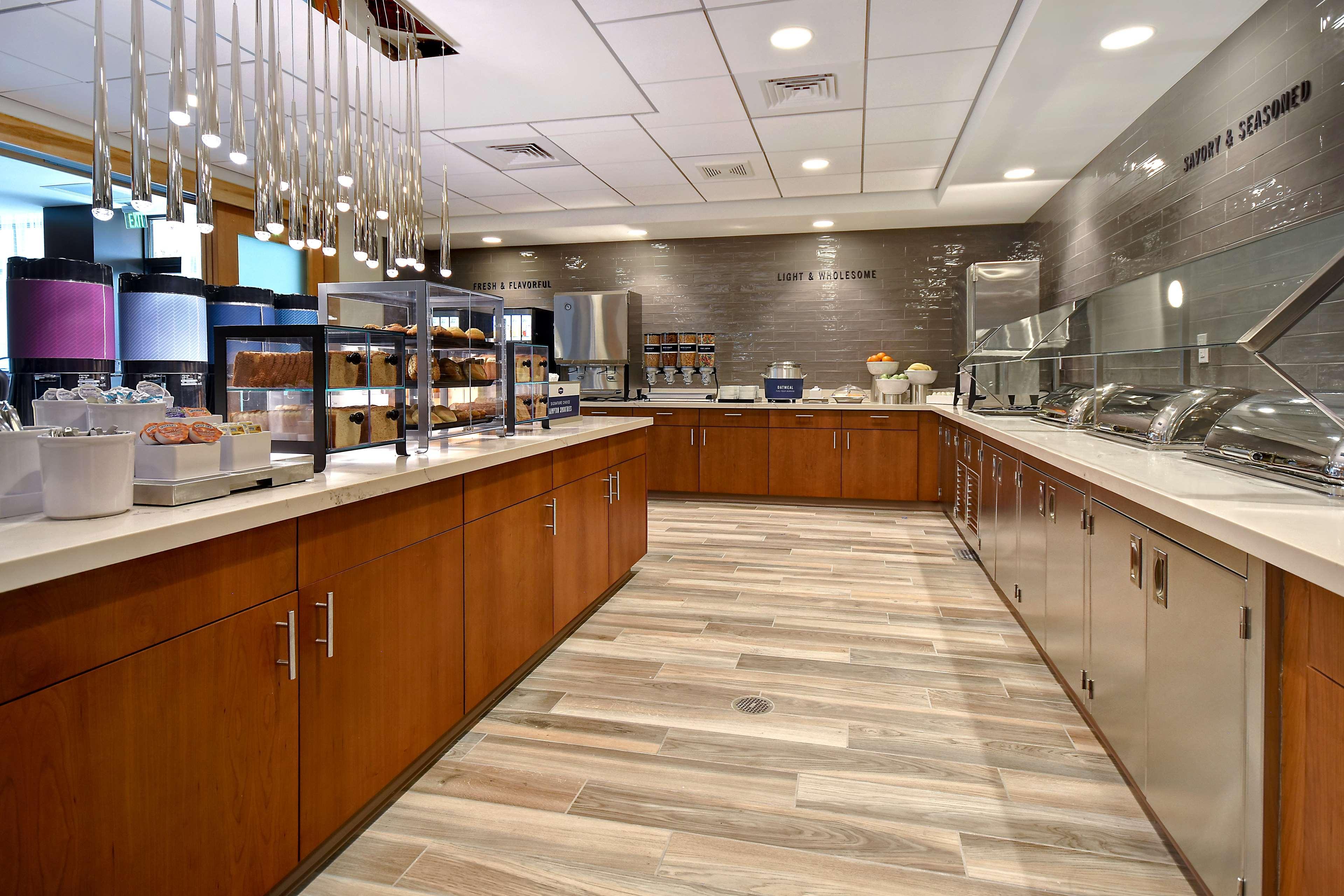Hampton Inn & Suites Las Vegas Convention Center - No Resort Fee Εξωτερικό φωτογραφία