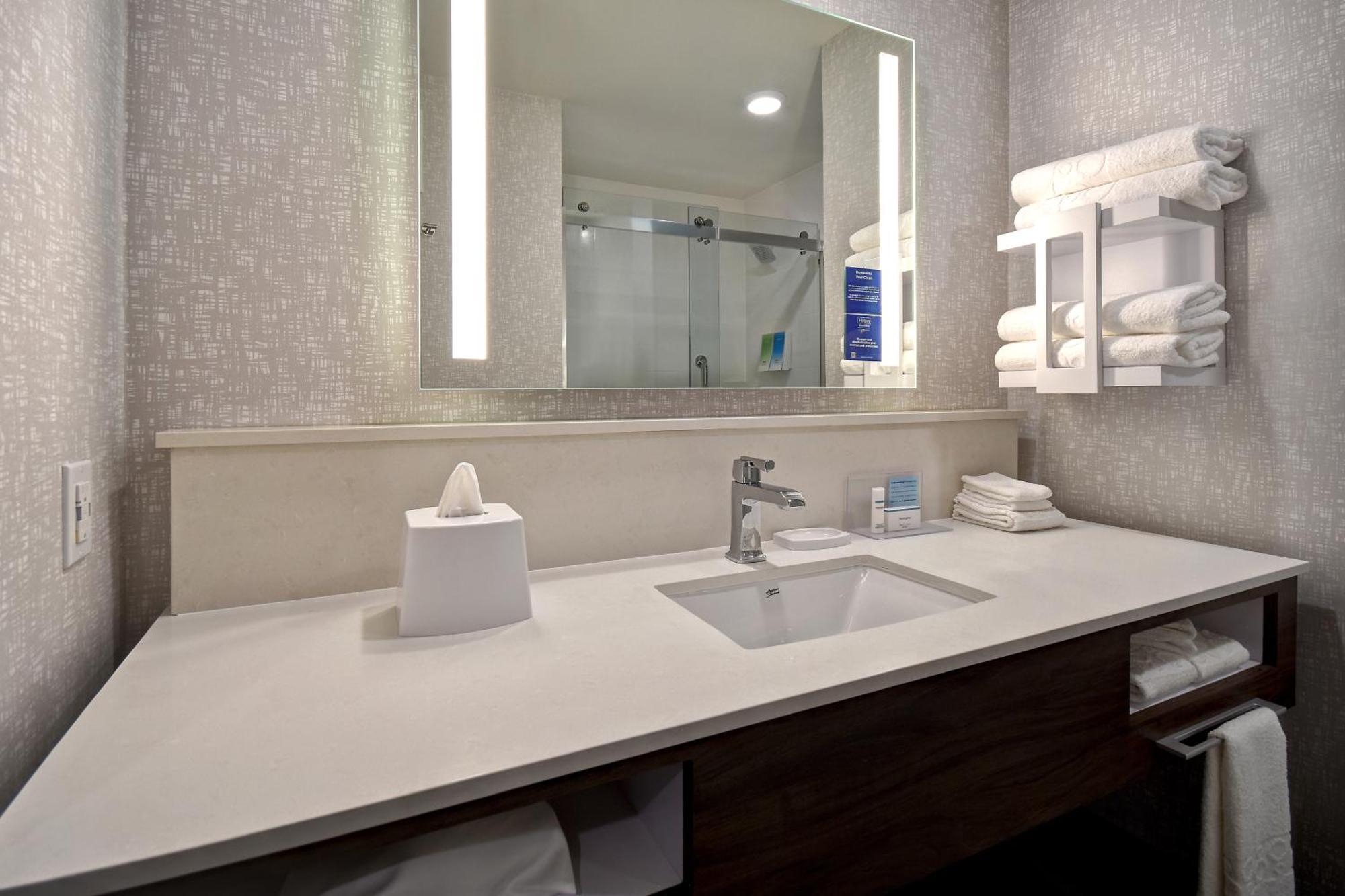 Hampton Inn & Suites Las Vegas Convention Center - No Resort Fee Εξωτερικό φωτογραφία